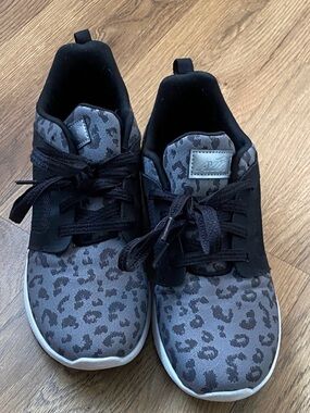 Avia Black and Gray Leopard-Print Athletic Shoes